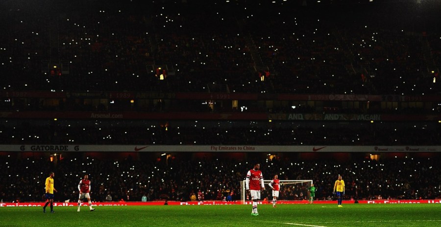 NG体育官网- 昂热主场灯光故障，比赛中断引发观众集体抗议  