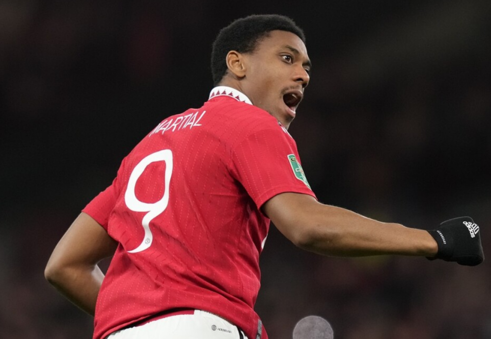 NG体育网站- 阿斯顿维拉创队史转会纪录，迪亚比加盟补强边路  