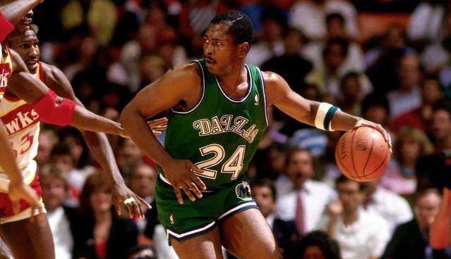  独行侠新秀砍下生涯新高，成队史最年轻首发  