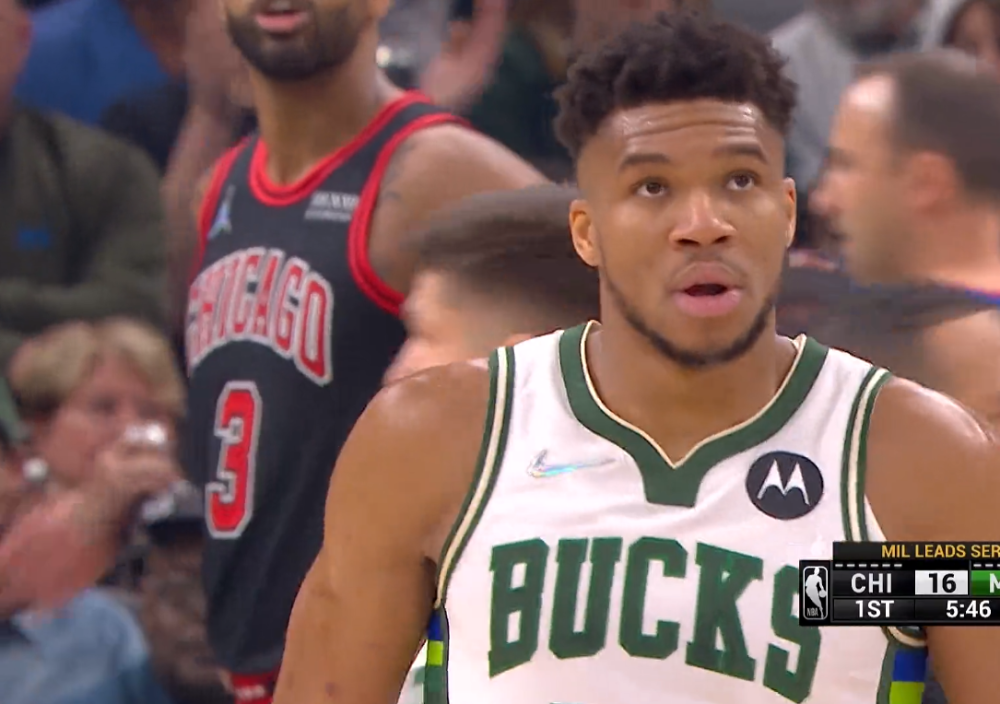 NG体育官方- 德罗赞中投教学局，公牛终结雄鹿七连胜  